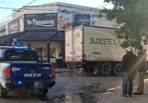 Una-chica-de-13-años-murió-atropellada-por-un-camión-tragedia-en-Córdoba-04-30-2026_03_54_PM