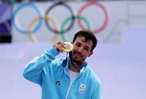 cnne-1730598-cycling-bmx-freestyle-olympic-games-paris-2024-day-5