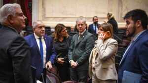 el-gobierno-acepto-cambios-a-la-ley-de-tierras-para-avanzar-con-el-proyecto-de-propiedad-prviada-en-el-senado-foto-senado-charly-diaz-azcue-A4QPVZFQWFGANDYX5PG74CFKBY